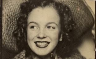 Autoportrait de Norman Jean Baker, alias Marylin Monroe vers 1940