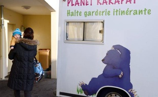 Les métiers de la petite enfance ont de beaux jours devant eux. Ils connaissent aujourd'hui une pénurie importante, au point que des entreprises de crèches ouvrent leur propre centre de formation afin de disposer d'un vivier de recrutement.