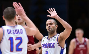 Le meneur de l'équipe de France Tony Parker en quarts de finale de l'Euro face à la Lettonie, le 15 septembre 2015 à Villeneuve d'Ascq