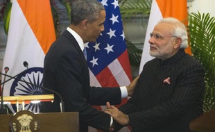 Barack Obama (g) et Narendra Modi, lors de leur conférence de presse commune à New Delhi, le 25 janvier 2015