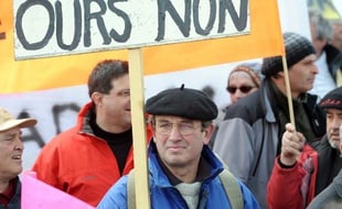 Manifestation le 13 mars 2010 à Tarbes contre la réintroduction d'ours dans le massif des Pyrénées.