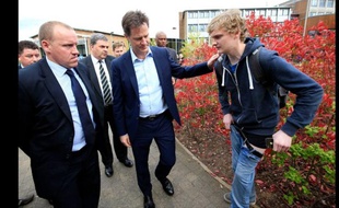 Moment de gêne totale pour ce jeune britannique.