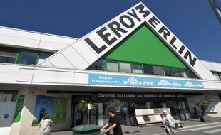 Le tribunal de commerce de Bobigny a reconnu mardi une faute de Castorama et Leroy Merlin dans le conflit qui les oppose à Bricorama sur le travail dominical, mais a refusé de les condamner faute d'éléments probants sur le préjudice subi.