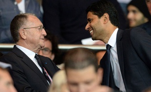 Jean-MIchel Aulas salue un copain.