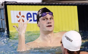 Le nageur français Yannick Agnel, à l'arrivée du 100m des championnats de France de natation de Dunkerque, le 22 mars 2012.
