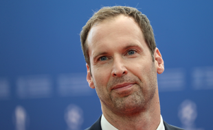Petr Cech reprend du service, mais sur la glace cette fois.