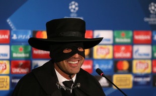 Paulo Fonseca s'était présenté en conférence de presse déguisé en Zorro, il y a tout juste un an, après un succès de prestige contre Manchester City.