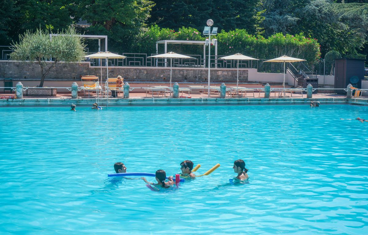 Morbihan : Ses cheveux coincés au fond de la piscine du camping, une fillette réanimée