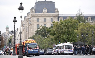 Un homme a agressé à l'arme blanche plusieurs policiers à la préfecture de police de Paris, le 3 octobre 2019.