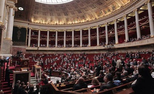 Vue générale de l'hémicycle de l'Assemblée nationale durant la séance des questions au gouvernement, le 20 octobre 2010 à Paris.