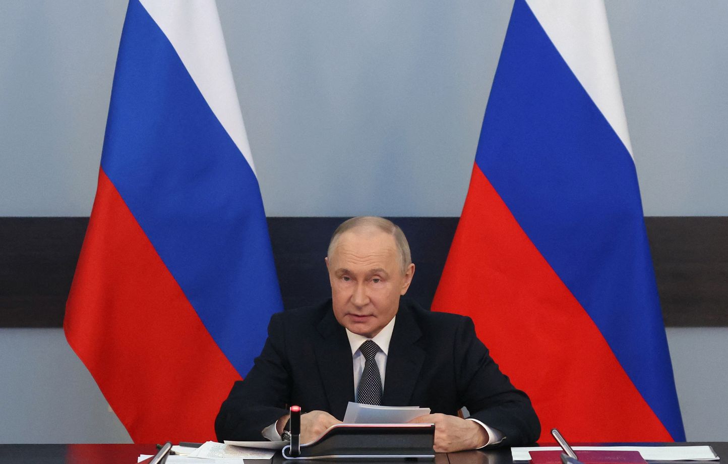 Guerre en Ukraine : Vladimir Poutine ordonne un cessez-le-feu pour Pâques thumbnail