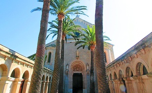 L'église abbatiale de l'Île St-Honorat