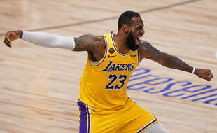 LeBron James peut exulter, les Lakers y sont presque.