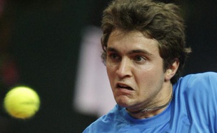 Gilles Simon lors de sa défaite face à Tomas Berdych lors de la rencontre de Coupe Davis le 6 mars 2009.