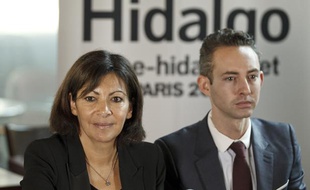 Anne Hidalgo et Ian Brossat lors d'une conférence de presse à Paris le 22 octobre 2013.
