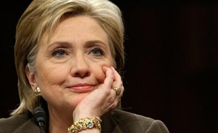 La nomination d'Hillary Clinton au poste de secrétaire d'Etat du président élu Barack Obama a été validée jeudi par la commission des Affaires étrangères du Sénat américain