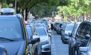 Manifestation des taxis contre UberPOP, le 25 juin 2015 à Bordeaux