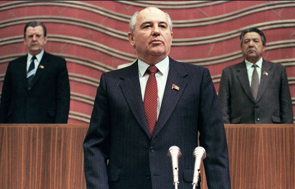 Décès de Gorbatchev, l'imam Iquioussen en fuite et Gazprom coupe le gaz