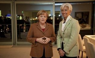 La directrice générale du FMI Christine Lagarde a estimé lundi à Berlin que les Etats de la zone euro devaient se doter d'un "pare-feu plus vaste" contre la crise, sans convaincre la chancelière allemande qui a répété son opposition.