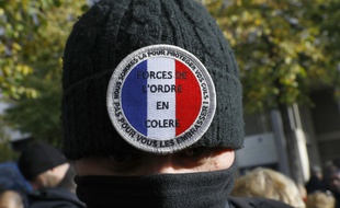 Manifestation de policiers en solidarité avec un de leur collègue convoqué par l'Inspection générale de la police nationale (IGPN), à Paris, le 3 novembre 2016.
