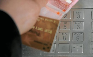 Ils piégeaient les distributeurs.