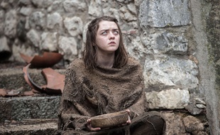 Mourra ou mourra pas? Arya Stark en bien mauvaise posture dans la nouvelle saison.