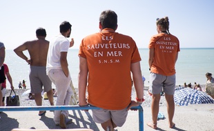 Illustration sur les plages surveillées.