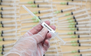 Le Remdesivir est un antiviral développé par le laboratoire américain Gilead Sciences.