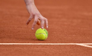 Balle de tennis. Photo d'illustration.