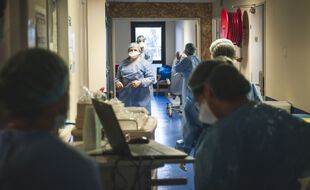 Coronavirus : 351 nouveaux décès à l’hôpital en 24 heures (Illustration)