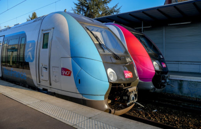 Tours Une Mere Laisse Son Bebe Dans Le Train Pour Faire Une Course Le Ter Part Sans Elle