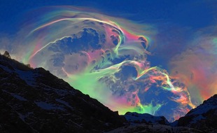 Un randonneur a immortalisé un magnifique nuage iridescent au-dessus du cirque de Gavarnie.