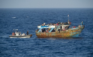 Des migrants secourus en Méditerranée ont raconté avoir assisté à un naufrage ayant fait jusqu'à 500 morts.