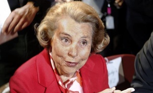 Le juge d'instruction bordelais Jean-Michel Gentil a entendu "il y a une quinzaine de jours" Liliane Bettencourt à son domicile de Neuilly-sur-Seine (Hauts-de-Seine), a indiqué lundi à l'AFP l'avocat de la milliardaire, Me Benoît Ducos-Ader, confirmant une information de RTL