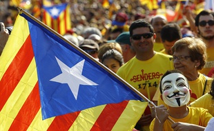 Des centaines de milliers de manifestants ont défilé ce jeudi dans les rues de Barcelone pour réclamer le droit de se prononcer par un vote sur l'indépendance de leur région.