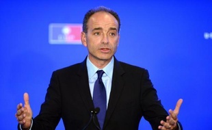 Le président de l'UMP Jean-François Copé a dénoncé samedi "les tentatives inacceptables de pression et d'intimidation" du Premier ministre et du ministre de l'Intérieur "pour tenter de décourager" les opposants au mariage homosexuel à venir manifester dimanche à Paris avec "La Manif pour tous".