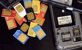 Des cartes SIM de téléphone portable.