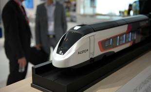 Une maquette de train "Coradia" à une exposition à Paris le 10 juin 2014
