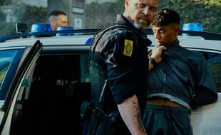 Jacob Lohmann, Simon Sears et Tarek Zayat dans «Shorta» de Anders Olholm et Frederik Louis Hviid
