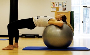 Accessible, bien que technique, le sport peut aussi bien être pratiqué par les seniors que par les femmes enceintes.