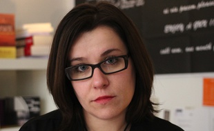 Elise Viviand, assistante sociale, auteur de Serial Social