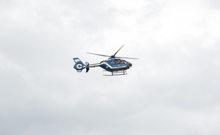 Bordeaux, 1er mai 2012. - Un hélicoptere de la gendarmerie nationale. Photo : Sebastien Ortola