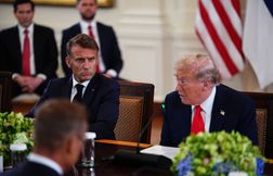 Fini les clashs, Trump déclare sa flamme à Macron