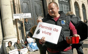 Les associations dénoncent une « déclaration de guerre » pour les personnes les plus pauvres.