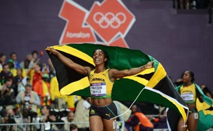 La Jamaïcaine Shelly-Ann Fraser-Pryce a conservé son titre de championne olympique du 100 m dans le temps de 10 sec 75/100e (vent +1,5 m/s) samedi aux jeux Olympiques de Londres.