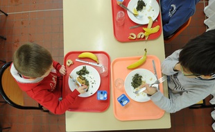 NANTES, le 19/12/2012 Une cantine scolaire