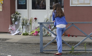 Devant l'école l’école maternelle Edouard-Herriotà Albi, où Fabienne Terral-Calmes, une institutrice a été poignardée par une mère d'élève.