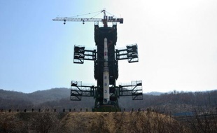 La Corée du sud s'est dite "profondément inquiète" après l'annonce samedi par la Corée du nord du prochain lancement d'une fusée porteuse selon Pyongyang d'un satellite civil, sept mois après l'échec d'un précédent tir similaire considéré par les Occidentaux comme le test déguisé d'un missile longue portée à capacité nucléaire.