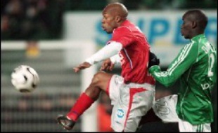 Même avec un Lyon déjà sacré champion de France et un Saint-Etienne en roue libre, un derby reste un derby. Et pour les supporteurs stéphanois, un succès à Gerland -chose qui n'est plus arrivée à l'ASSE depuis treize ans- ferait sans doute oublier une saison finalement très décevante.