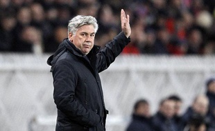 Carlo Ancelotti, l'entraîneur du PSG, le 15 janvier 2012, au Parc des princes, lors d'un match contre Toulouse.